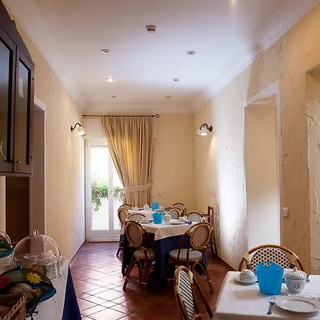 Del Hotel